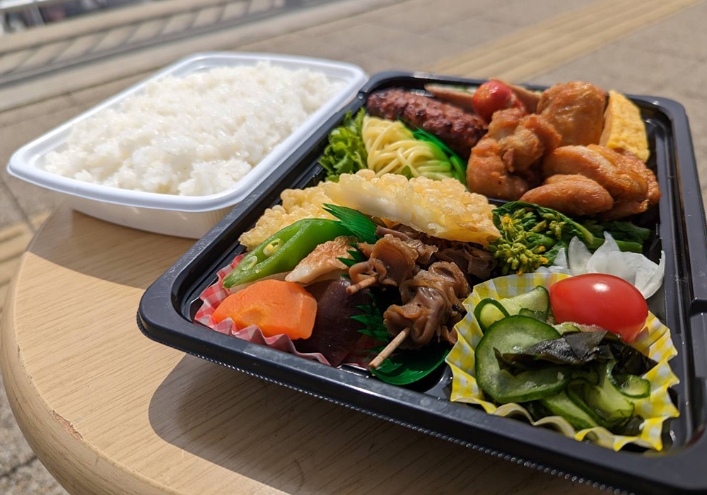 Lunch box: 600 yen