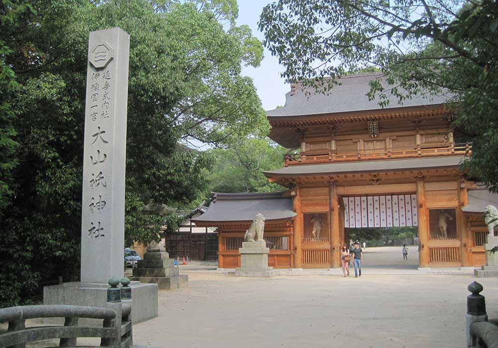 Oyamazumi Shrine